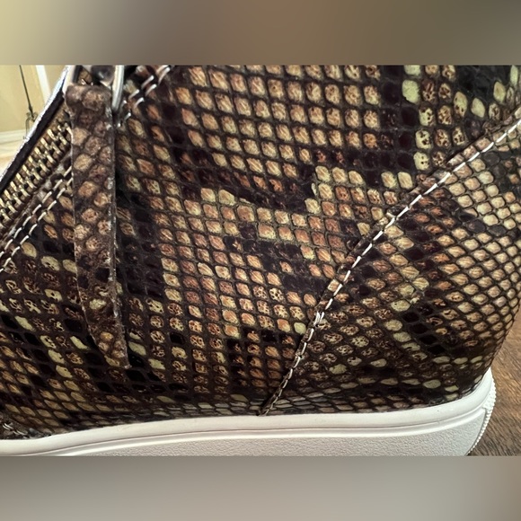 NIB Bernie Mev. Wharton Snake Skin Bootie, Size 39 (8.5) - Picture 4 of 11